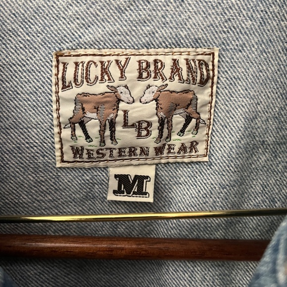 Vintage Lucky Brand jean jacket.  Size M , excellent condition - Picture 2 of 4
